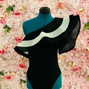 one shoulder bodysuit